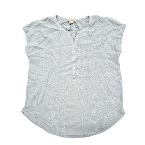 Lucky Brand Shirttail Lavender Knit Top Women L 1/2 Button Embroidered Front